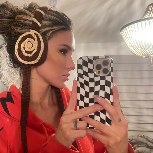 Cafe Forgot earmuffs! - Picture 4 of 6